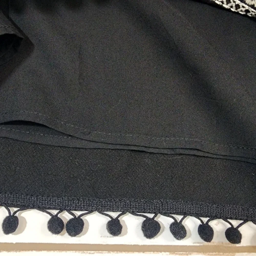 Umgee embroidered bird and flower boho mini skirt fully lined woman's size large - Picture 12 of 13